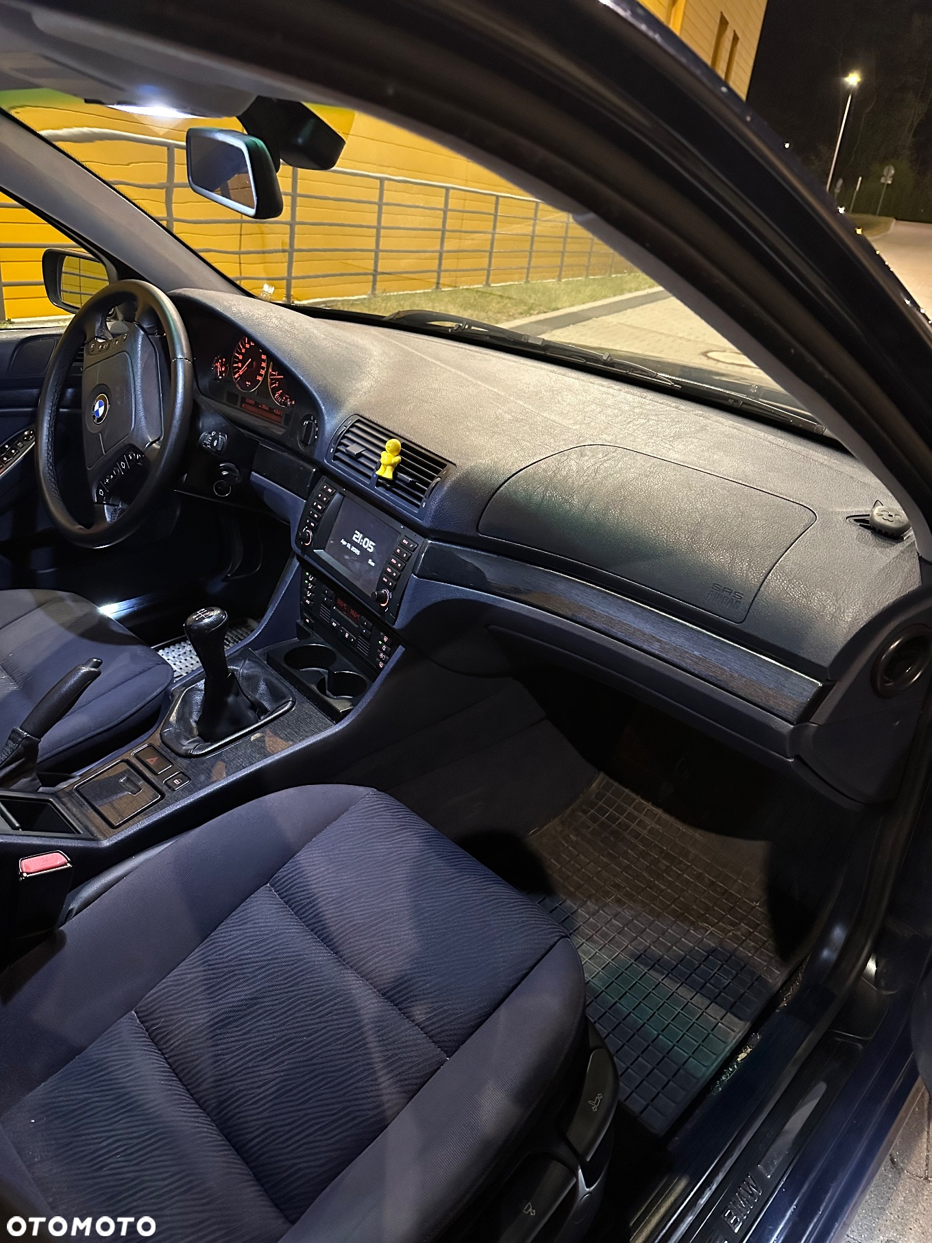 BMW Seria 5 523i - 6
