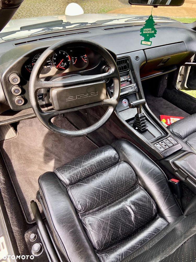 Porsche 928 - 34