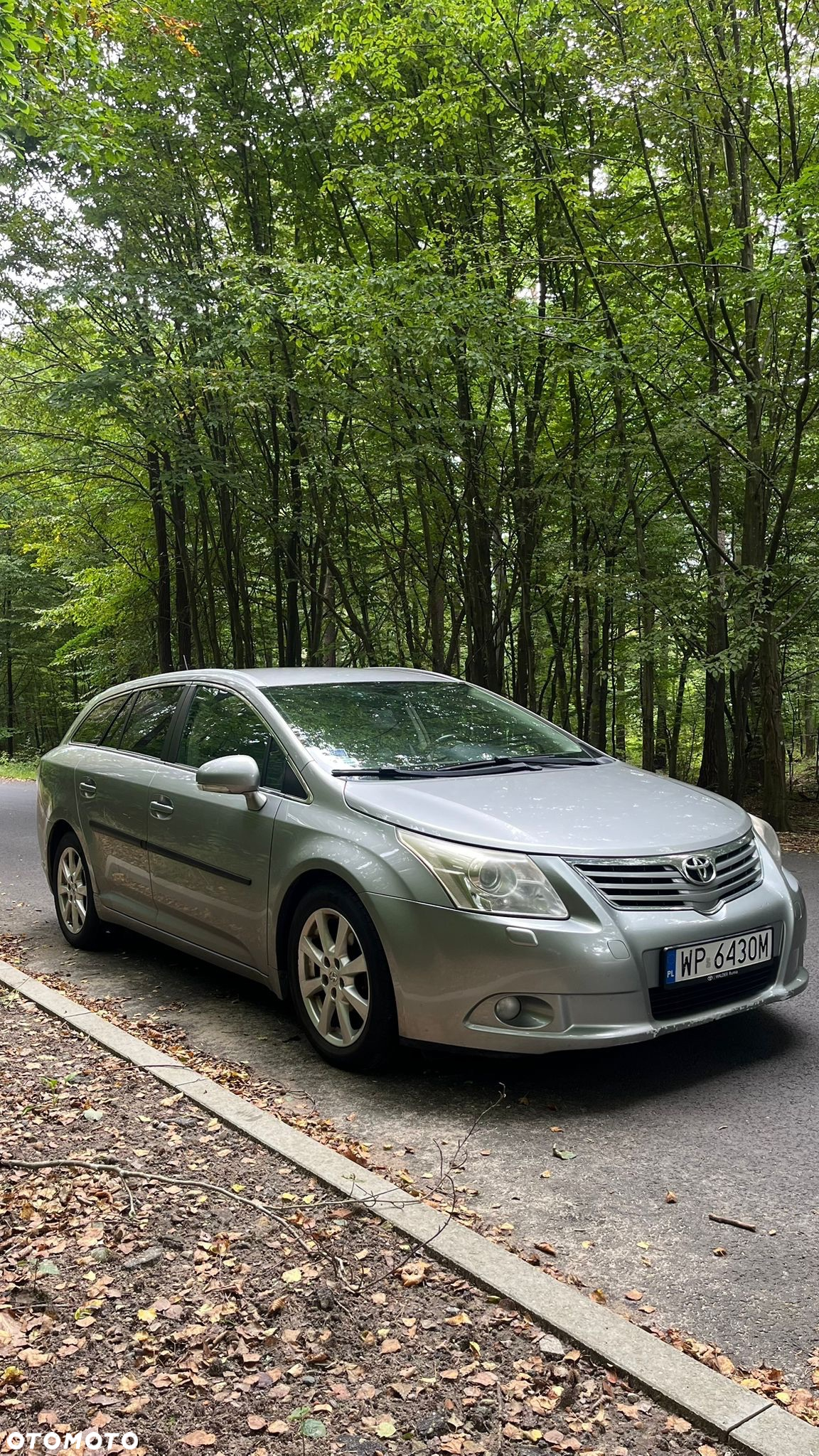 Toyota Avensis 2.0 Sol plus NAVI - 2