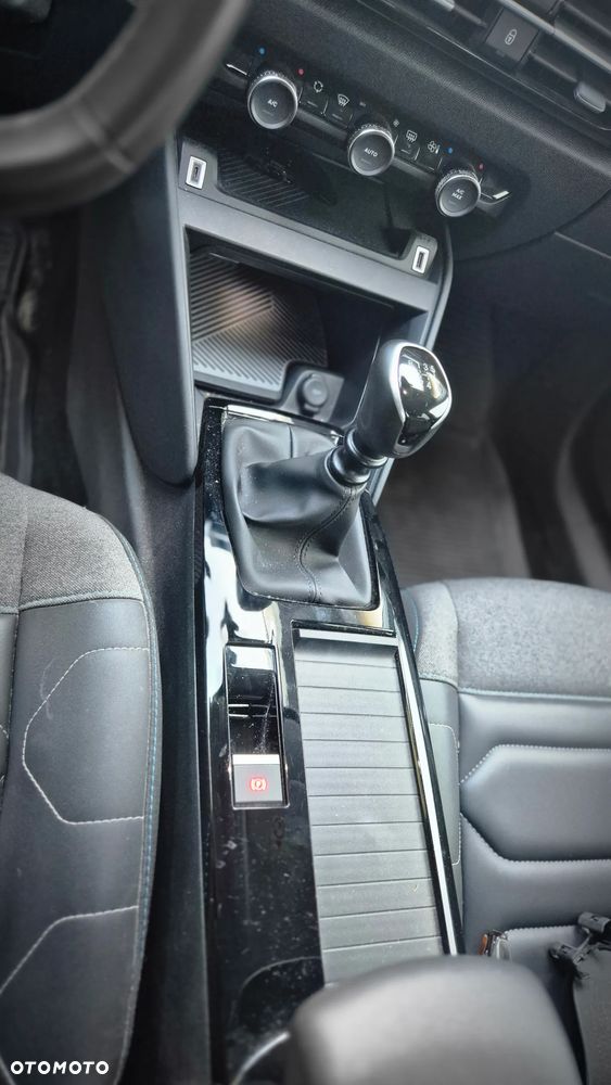 Citroën C4 1.2 PureTech Shine S&S - 18