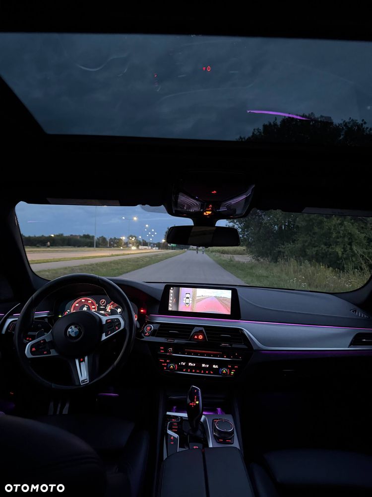BMW Seria 5 540i xDrive - 13
