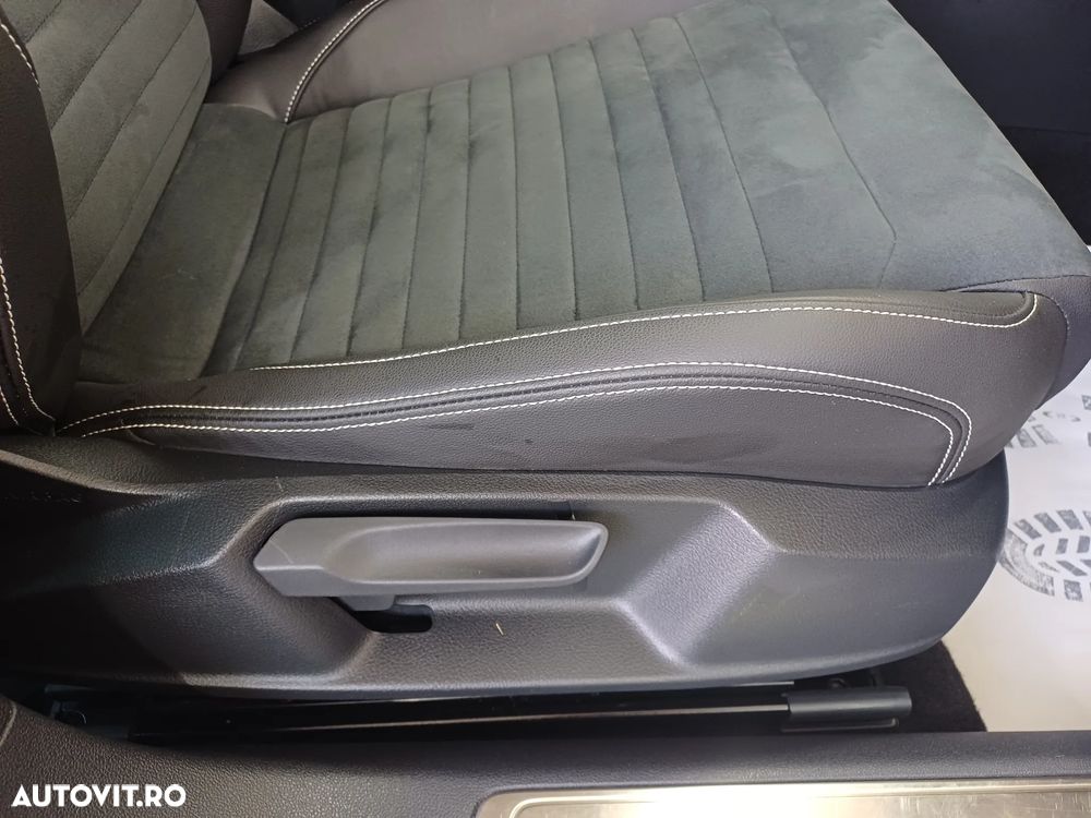 Volkswagen Passat 2.0 TDI DSG Highline - 35