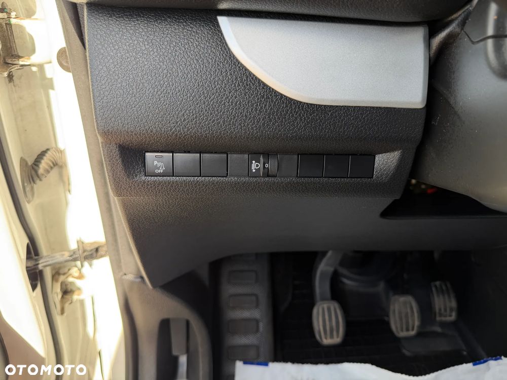 Opel VIVARO - 27