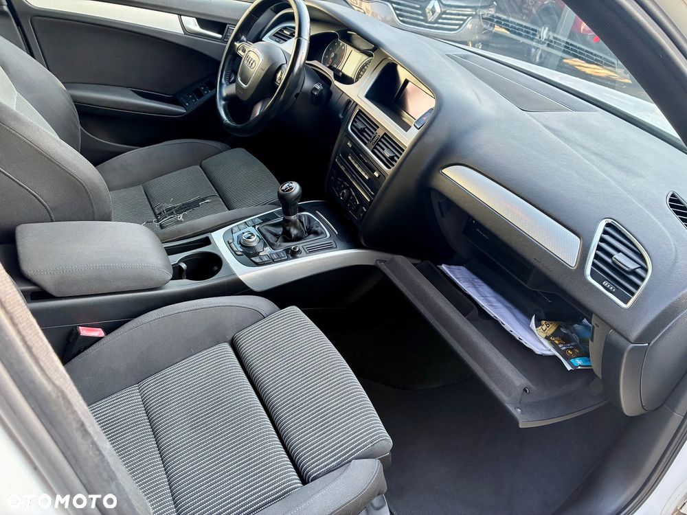 Audi A4 Limousine - 13