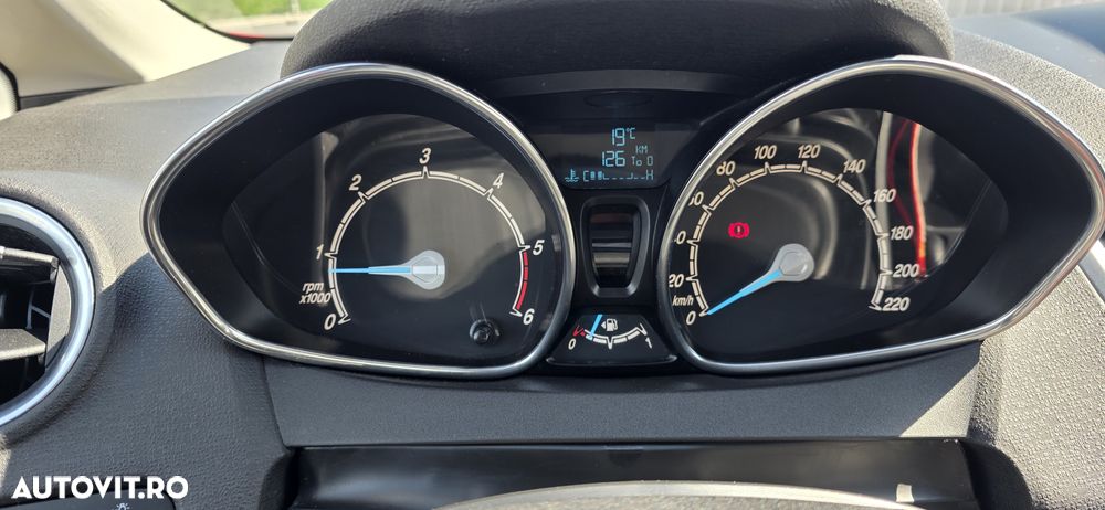 Ford Fiesta 1.5 TDCi SYNC Edition - 9