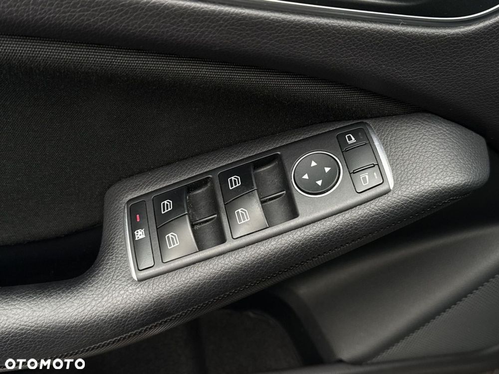 Mercedes-Benz GLA - 21