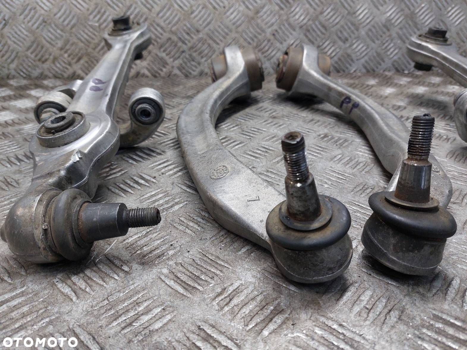 WAHACZ WAHACZE PRZÓD KOMPLET AUDI A4 B5 PASSAT B5 AUDI A6 C5 - 2