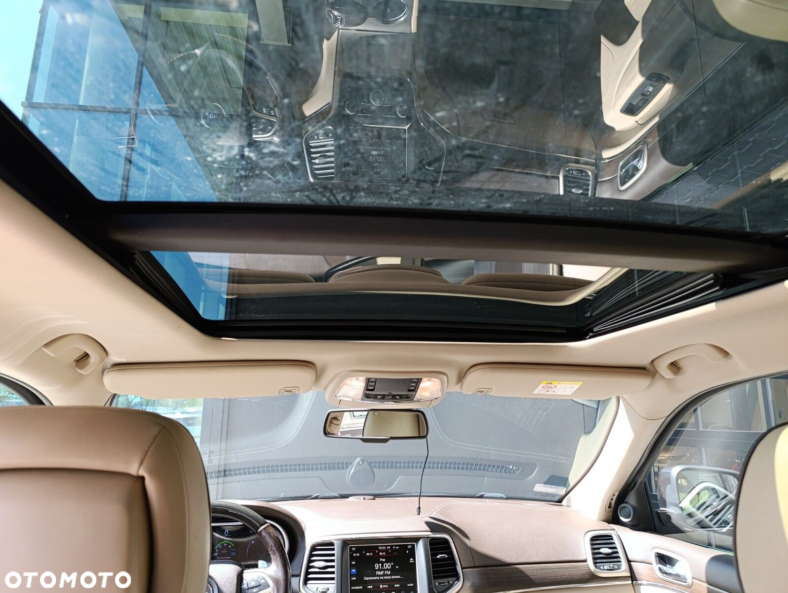 Jeep Grand Cherokee - 21