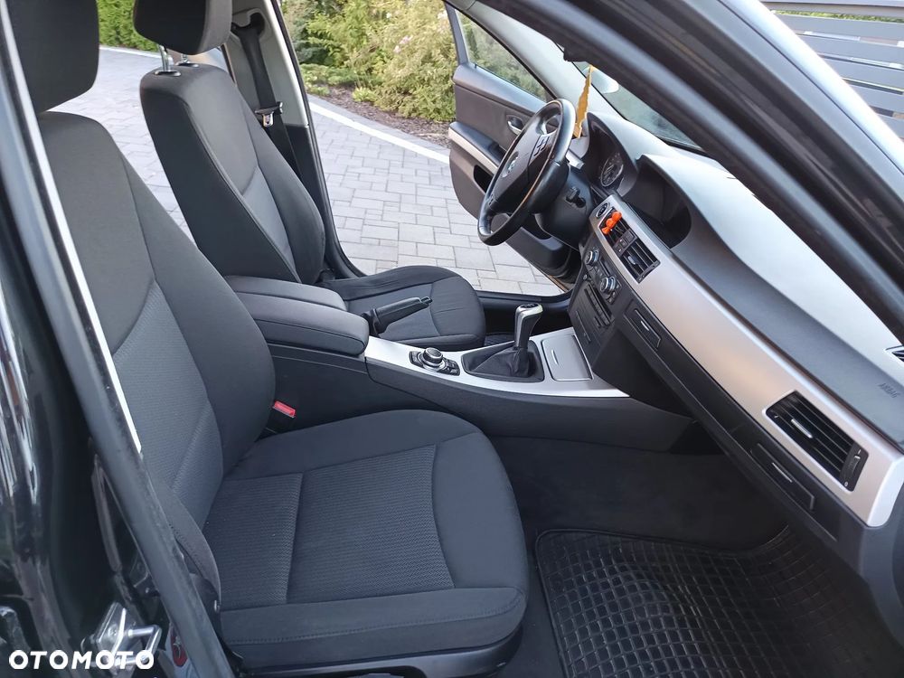 BMW Seria 3 318d - 18
