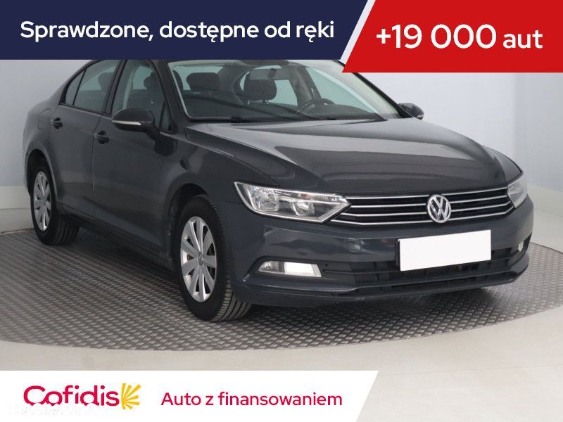 Volkswagen Passat - 2