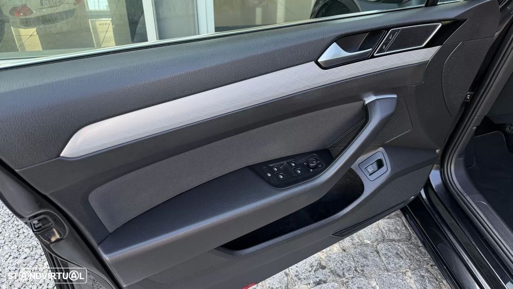 Volkswagen Passat Variant 2.0 TDI Business — fotografia 36
