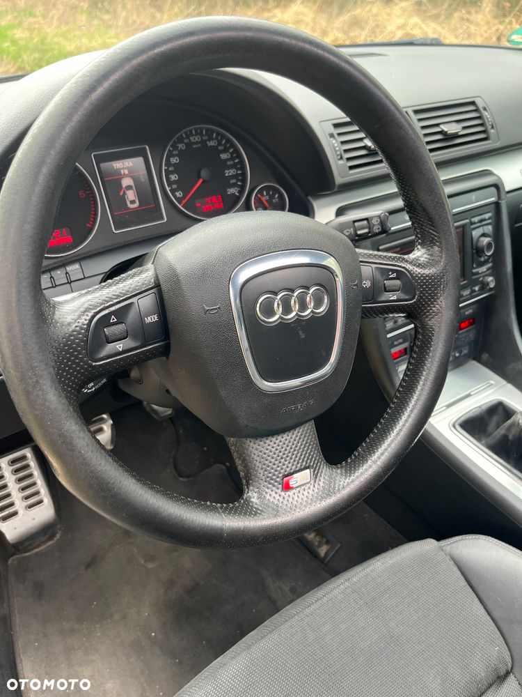 Audi A4 Avant 2.0 TDI DPF Quattro - 13