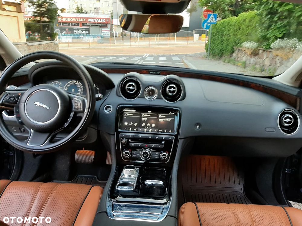 Jaguar XJ 3.0 V6 Kompressor AWD R-Sport - 18