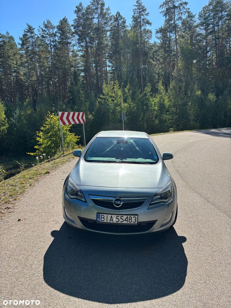 Opel Astra 1.6 Turbo Cosmo - 3