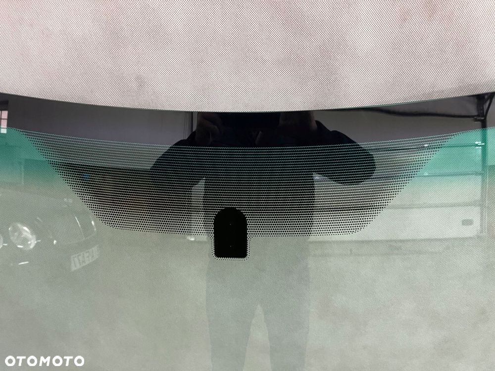 nissan gtr nr35 po 2008 szyba przednia czołowa - 2