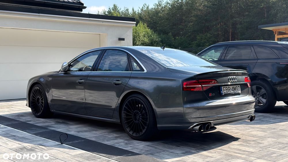Audi S8 - 4