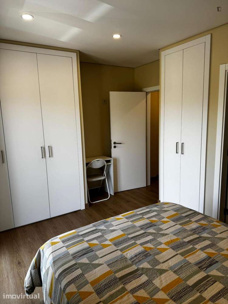 Quarto - localizado em Lisbon - Grande imagem: 5/23