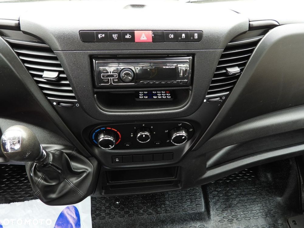 Iveco DAILY 35C13 WYWROTKA TEMPOMAT BLIŹNIACZE KOŁA KLIMATYZACJA  130KM - 37