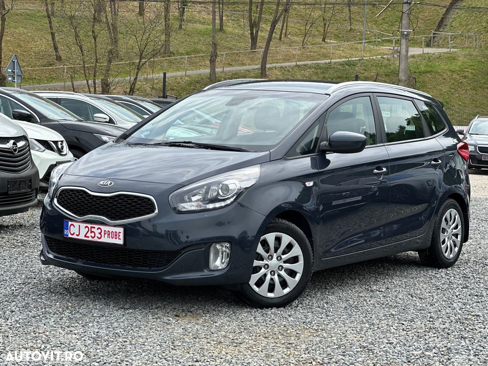 Kia Carens - 3