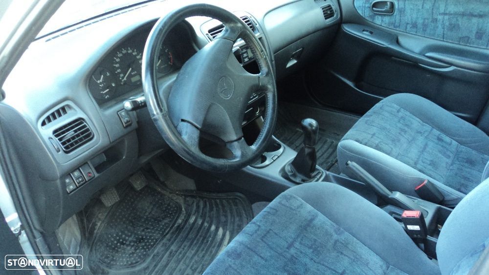 Mazda 626 2.0 5P 1998 - Para Peças - 9