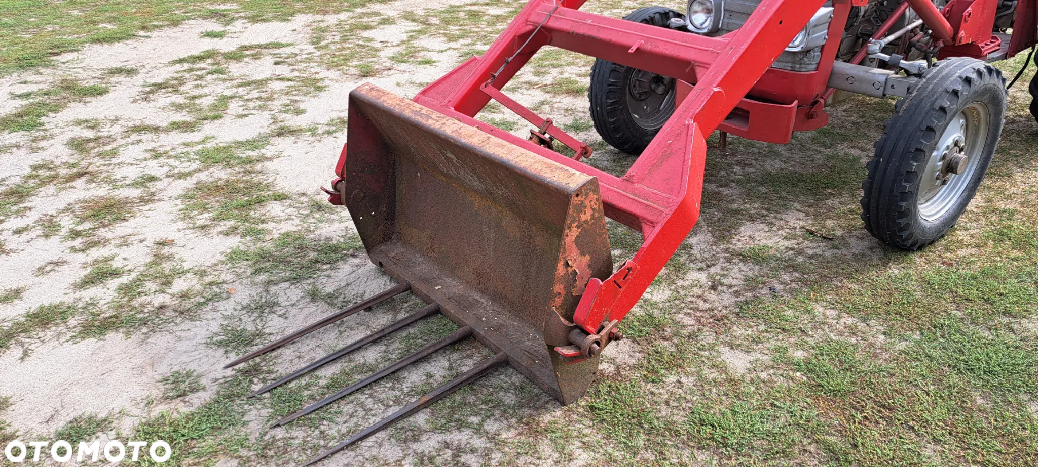 Tur ładowacz czołowy Massey Ferguson 133 - 4