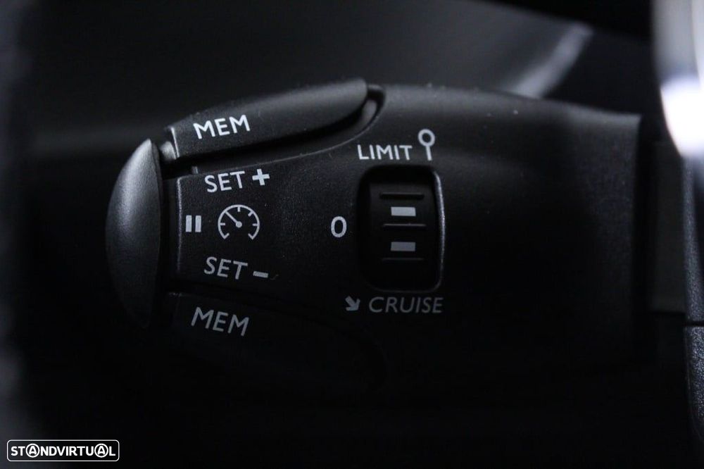 Peugeot 208 1.2 PureTech Active - 26