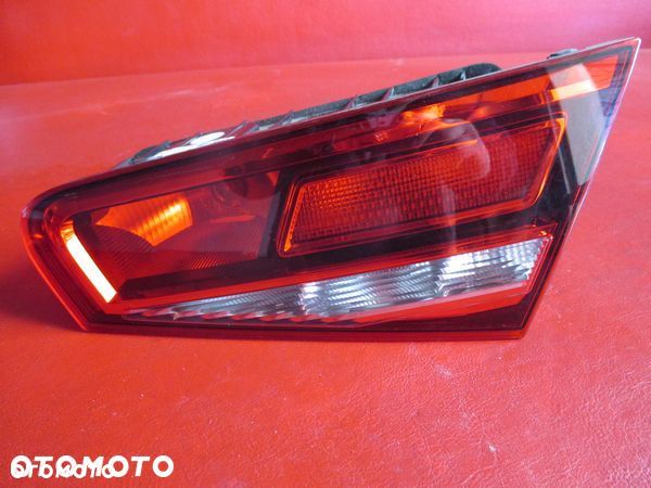 AUDI A3 8V 3D LAMPA PRAWA TYŁ W KLAPE 8V3945076 - 1