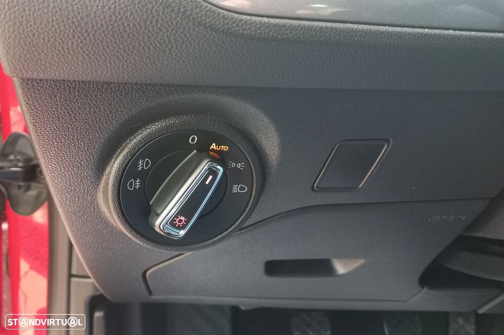 SEAT Leon 2.0 TDI DPF FR - 17