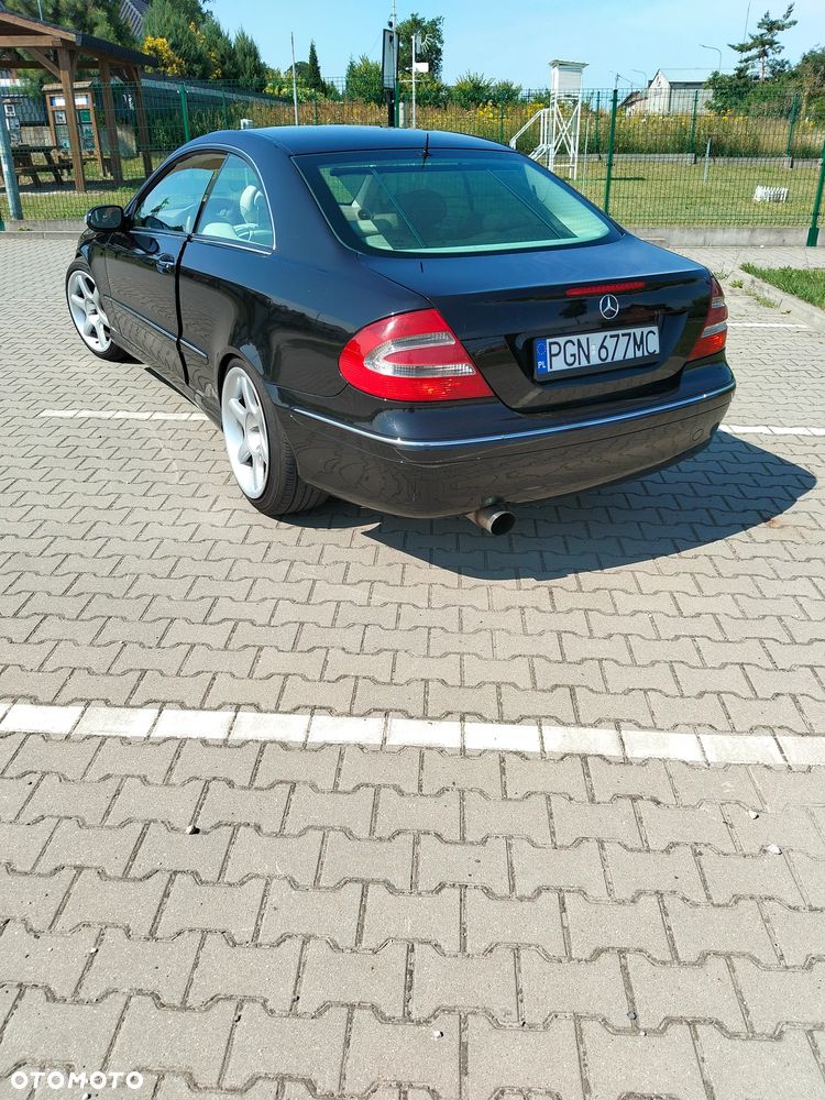 Mercedes-Benz CLK - 4