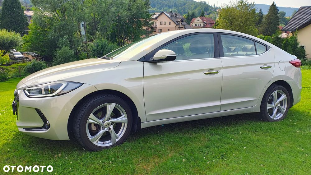 Hyundai Elantra 1.6 Comfort - 22