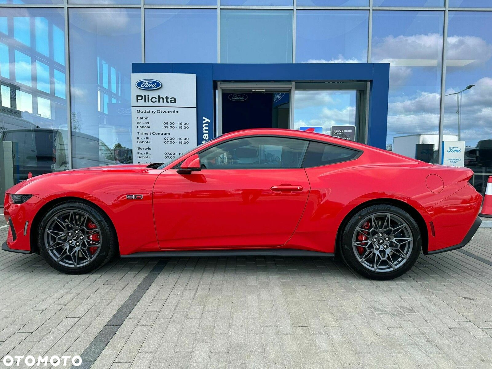 Ford Mustang - 4