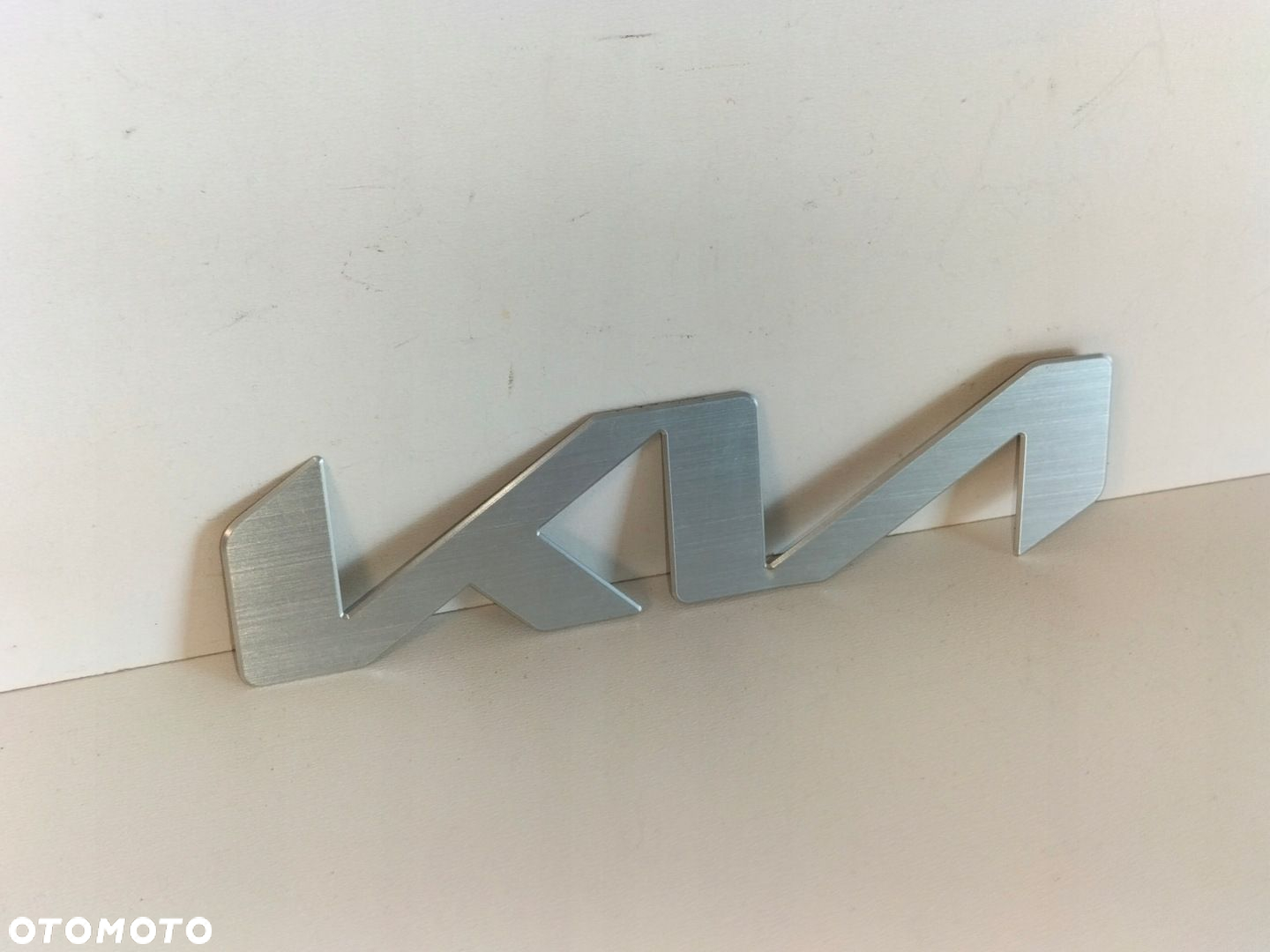 Znaczek emblemat logo KIA - 2