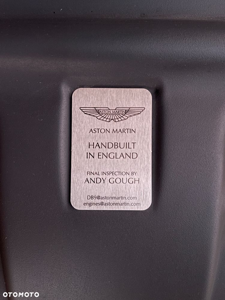 Aston Martin DB9 Standard - 13