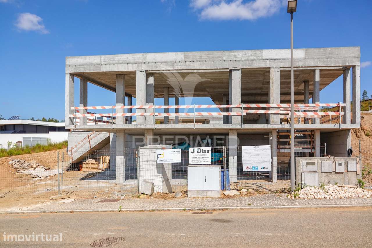 Moradia V4, em construção com piscina, Constância - Grande imagem: 4/16