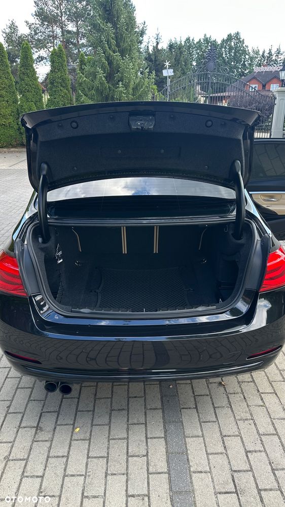 BMW Seria 3 330i Luxury Line sport - 26