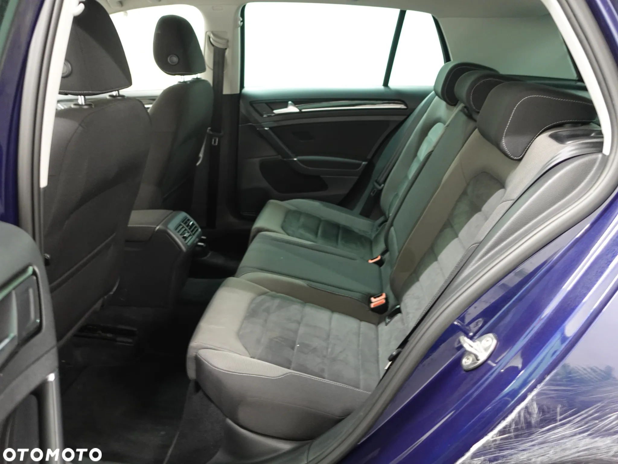 Volkswagen Golf 2.0 TDI SCR Highline - 25