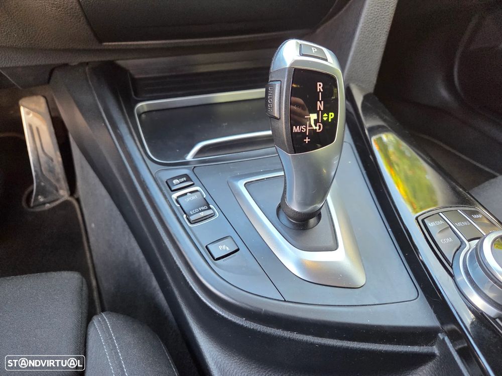 BMW 318 d Pack M Auto - 9