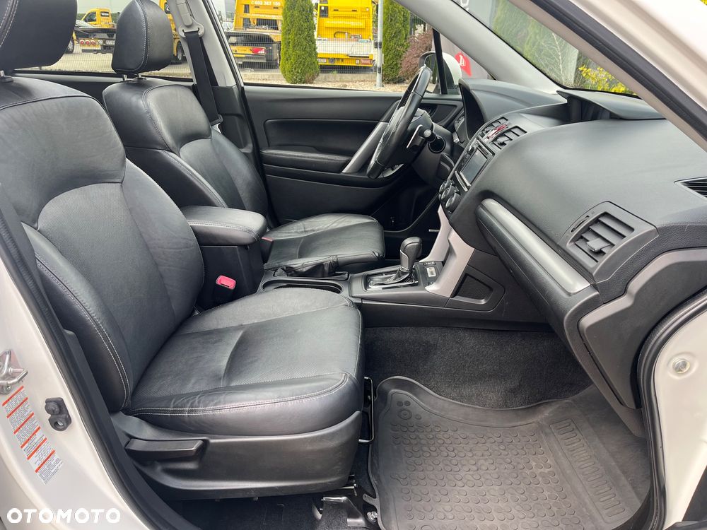 Subaru Forester 2.0XT Platinum Lineartronic EU6 - 29