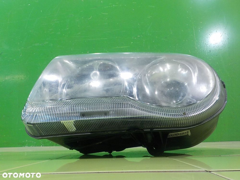 CHRYSLER 300C 3.0 CRD 06r SEDAN 4D XENON lampa lewa przod - 2