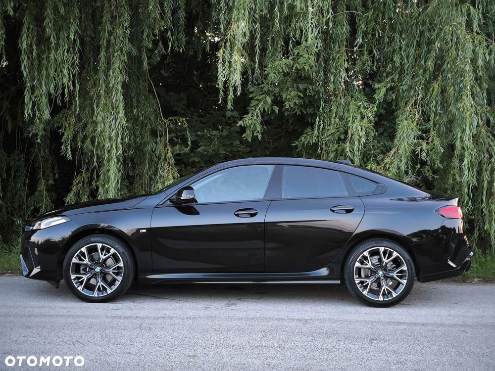 BMW Seria 2 220i mHEV - 8