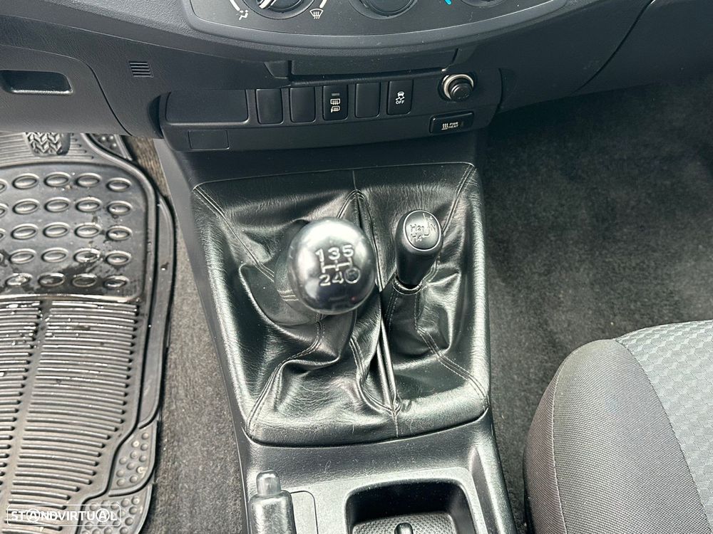 Toyota Hilux 2.5 D-4D 4WD CE CM AC - 10