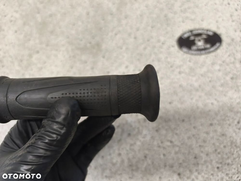 Manetka lewa Triumph Trident 660 2022 - 9