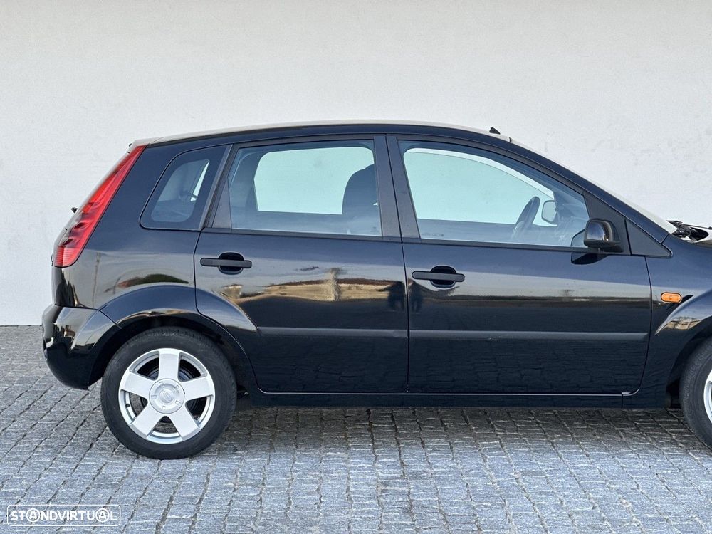 Ford Fiesta 1.4 TDCI Ambiente - 14