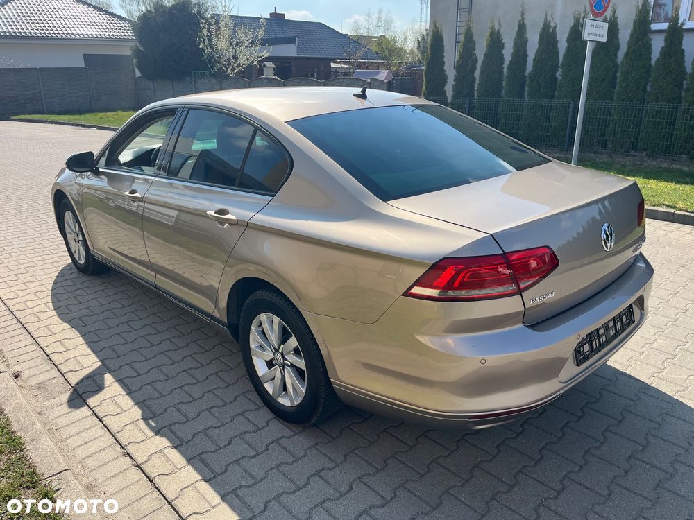 Volkswagen Passat 1.4 TSI (BlueMotion Technology) Trendline - 4