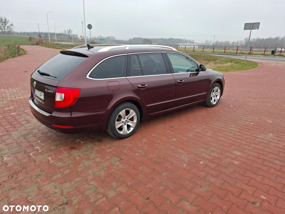 Skoda Superb 2.0 TDI DSG Exclusive - 10