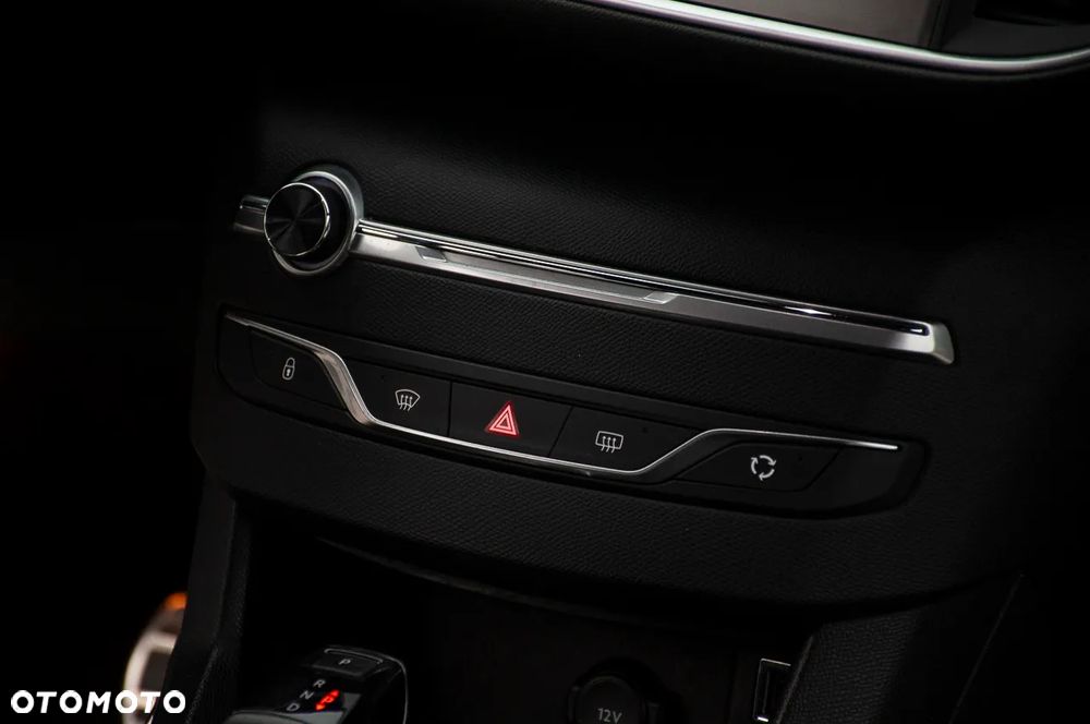 Peugeot 308 BlueHDi 180 EAT8 Stop & Start GT - 17