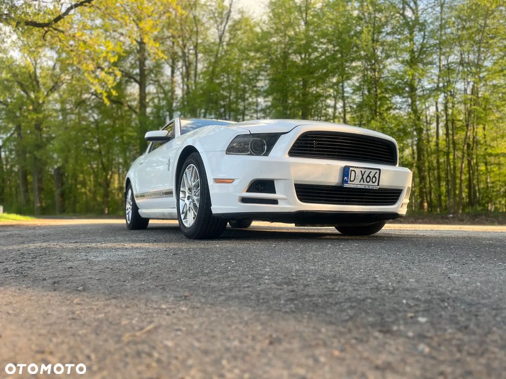 Ford Mustang 3.7 V6 Premium - 2