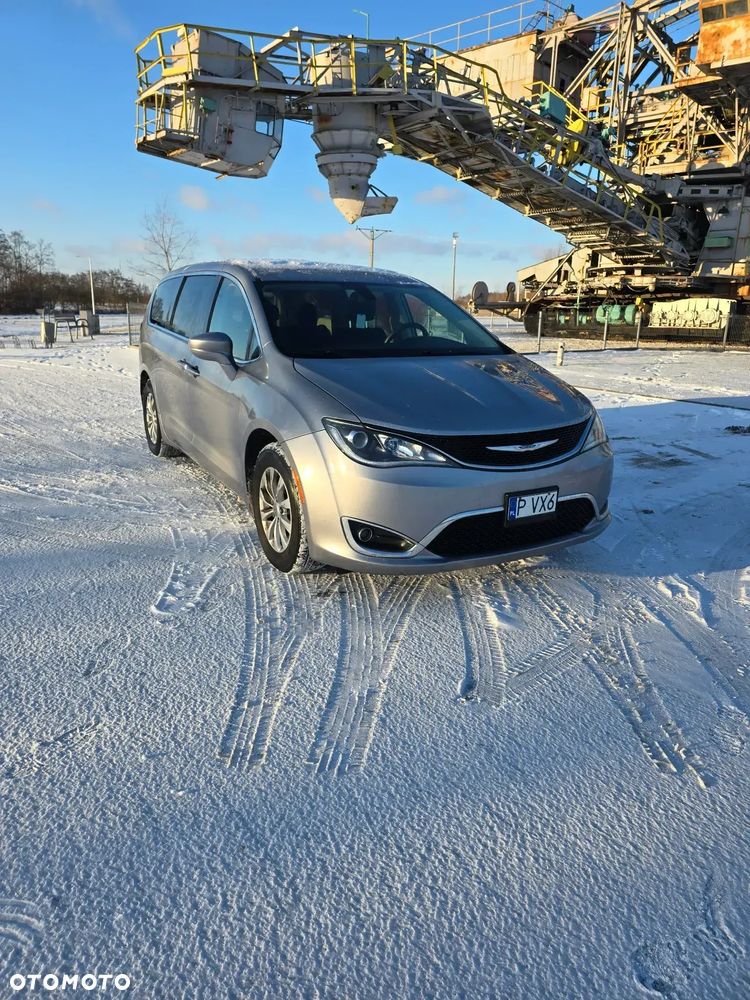 Chrysler Pacifica - 7