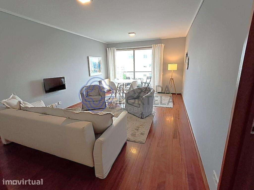 Arrendamento apartamento T1 mobilado e equipado, garagem, varanda, em - Grande imagem: 3/22