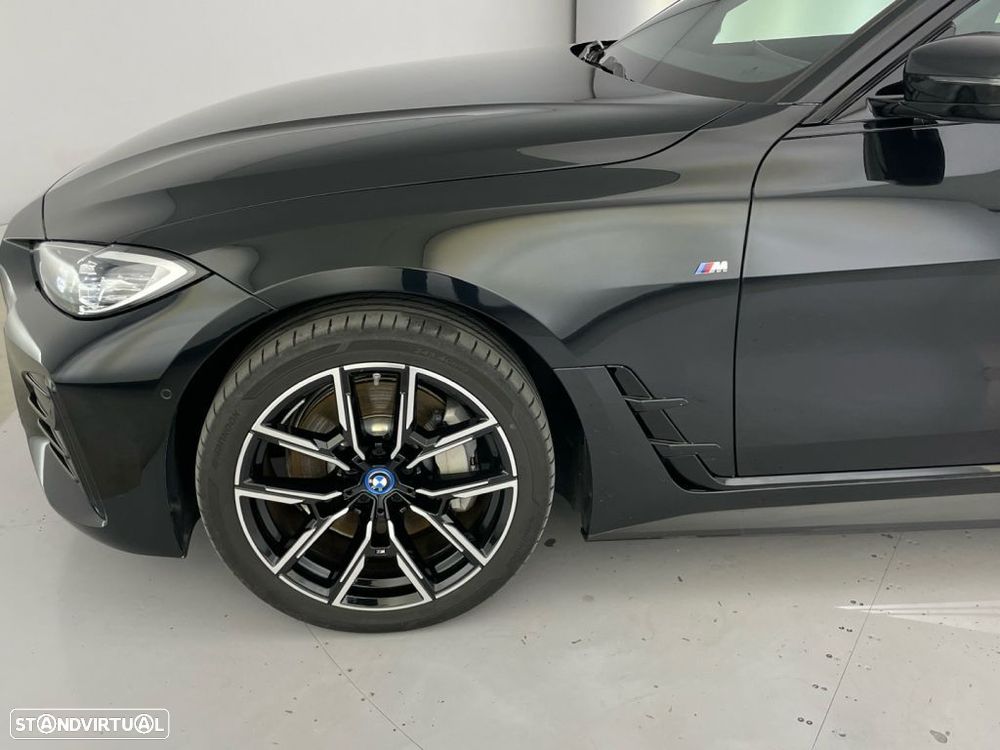 BMW i4 eDrive40 Desportiva M - 19